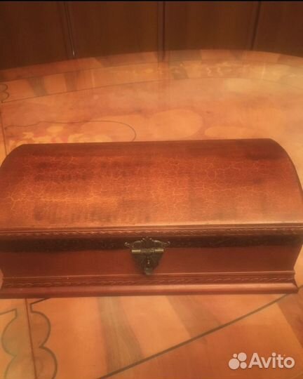 Сундук деревянный