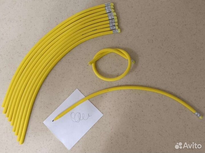 Ручки,карандаши,ластики,счеты,контейнер д/бумаг