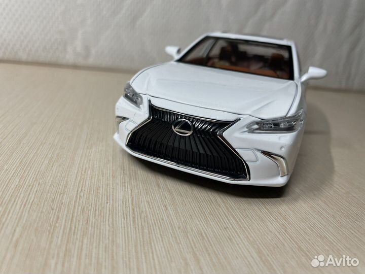 Модель игрушка Lexus ES300