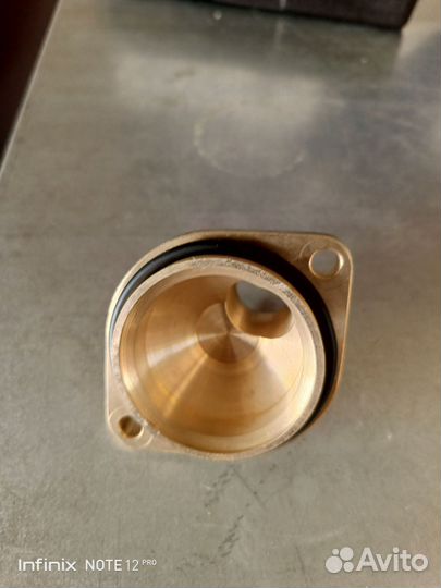 Крышка термостата Yamaha TDM850-2