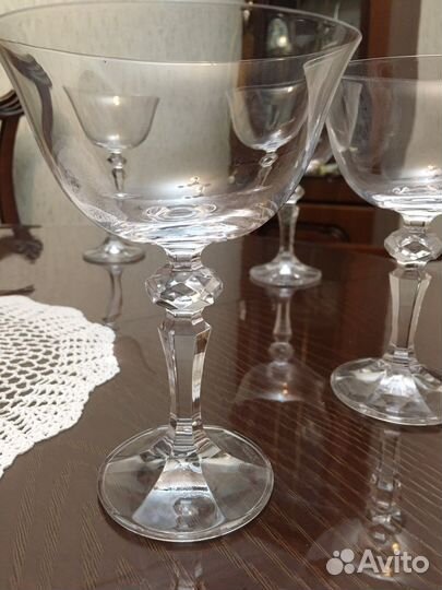 Бокалы для шампанского, мартини, вина, воды и пр