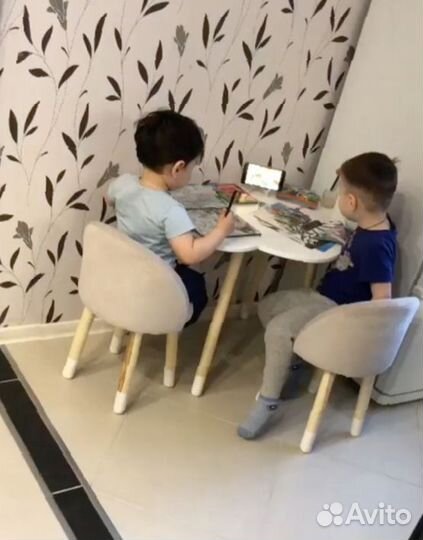 Детский стол и стул