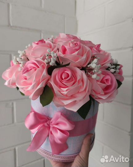 Букет из атласных цветов