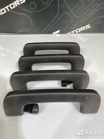 Потолочная ручка Audi A4 B6 ASN 2004