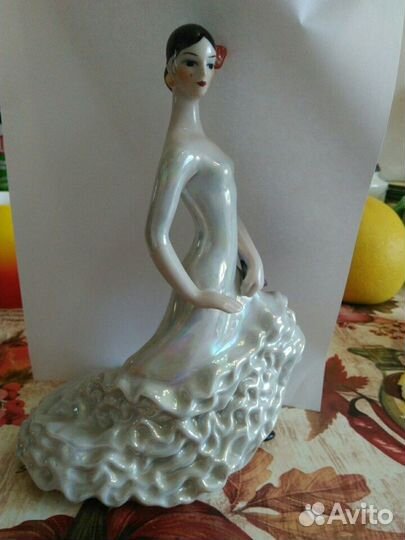 Статуэтка Кармен