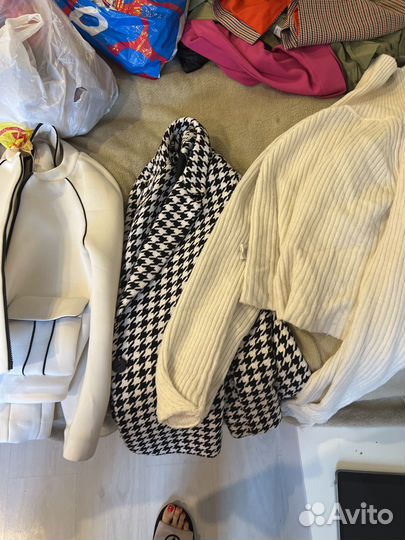 Пакет одежды для девушки S-M