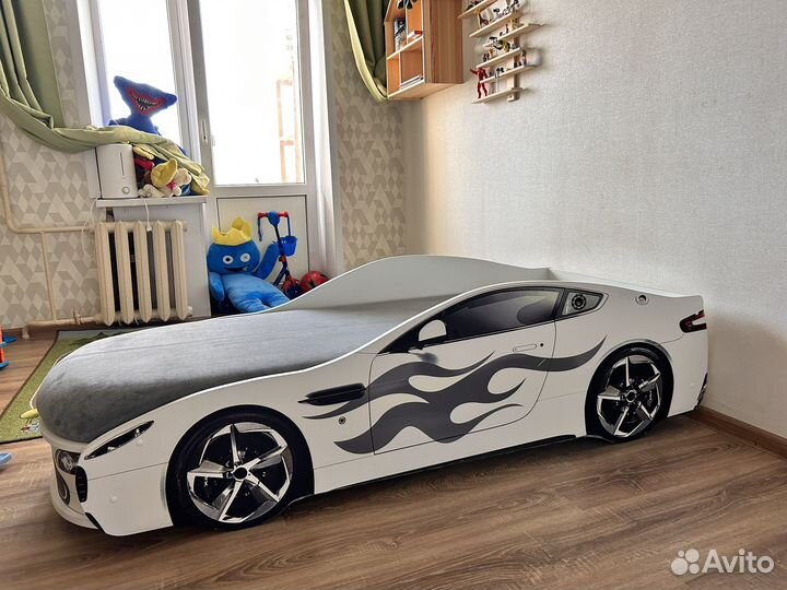 Кровать машина