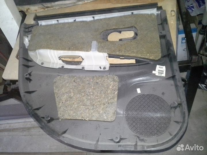 Обшивка двери правая задняя Nissan Note