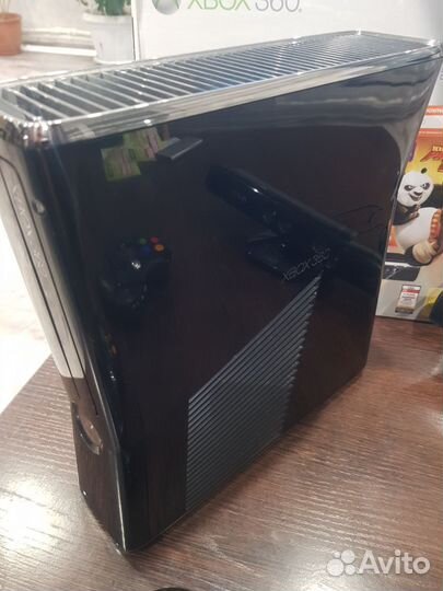 Xbox 360 s 250гб, прошитый