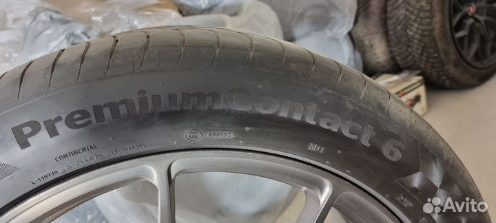 Continental PremiumContact 6 285/45 R22 и 325/40 R22 114Y