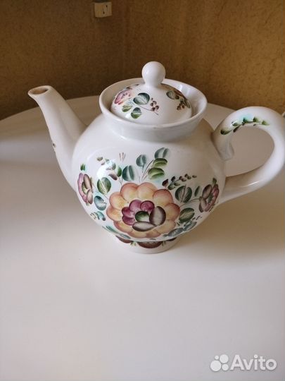 Чайник фарфоровый