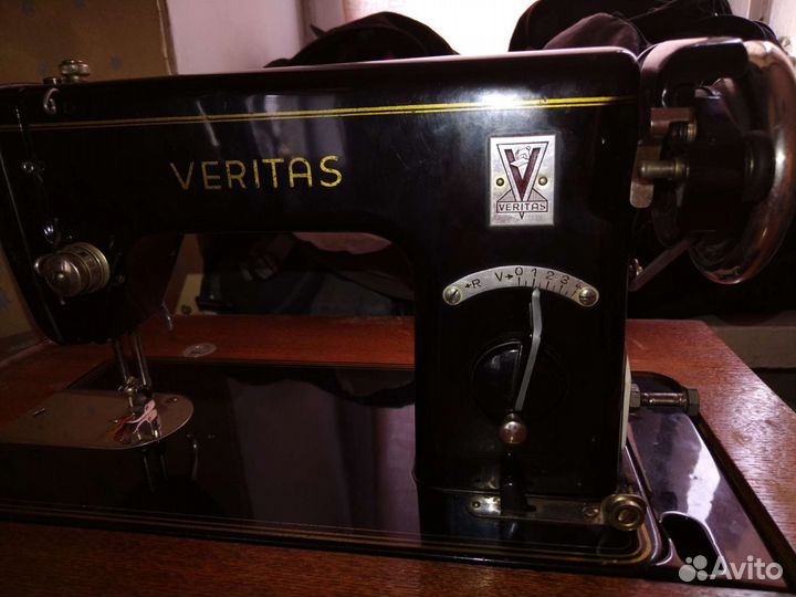Швейная машина Veritas 8010