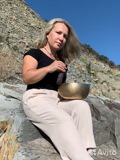 Массаж тибетской поющей чашей