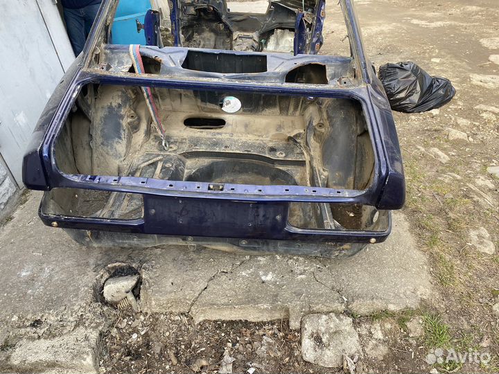 Задняя часть кузова Mercedes 190