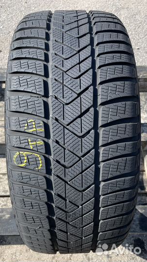 Pirelli Winter Sottozero 3 235/40 R19