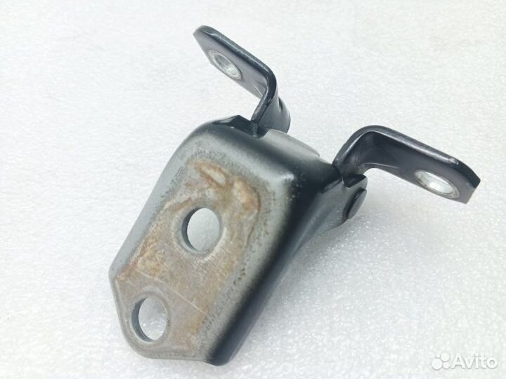 Петля двери передняя правая Mazda Cx-7 ER 2.3T
