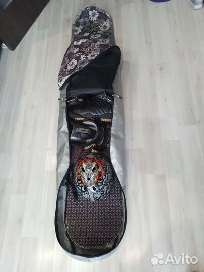 Сноуборд комплект(доска, крепления, боты, чехол)