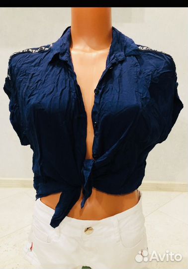 Три огромных пакета одежды 44