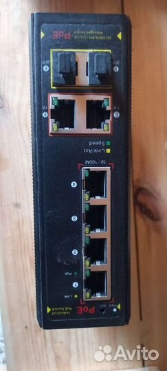 Коммутатор 4-портовый Gigabit Ethernet с PoE