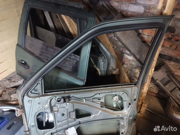 Двери terrano 2