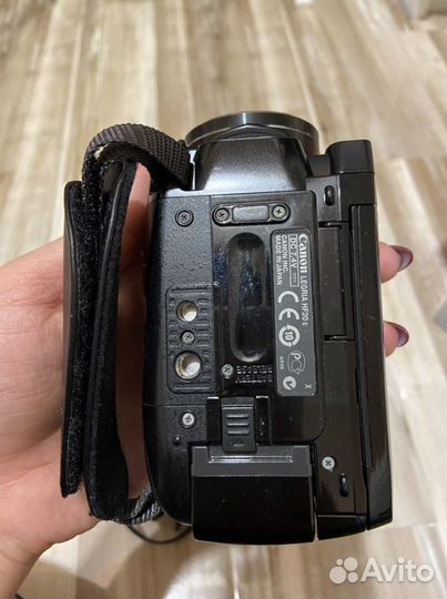 Видеокамера Canon Legria HF 20