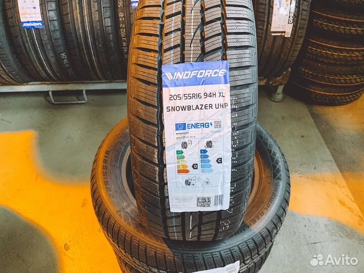 Windforce Snowblazer UHP 205/55 R16 94H