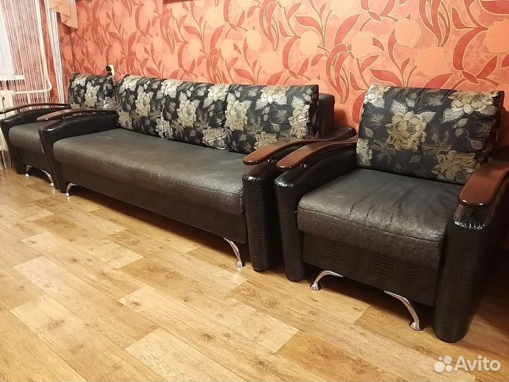 Диван с креслами