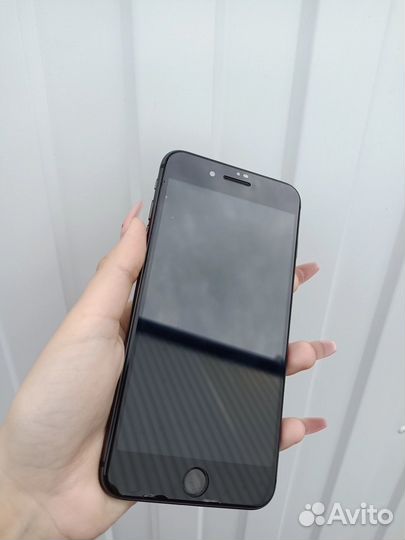 iPhone 8 Plus, 64 ГБ