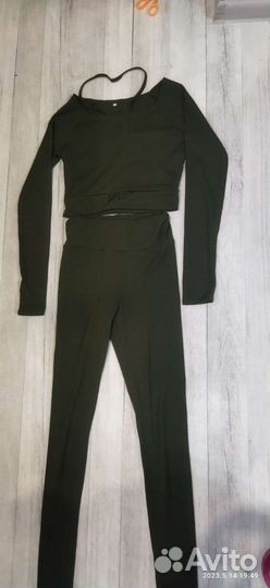 Костюм для фитнеса новый 42-44