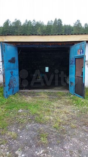 Гараж, > 30 м²