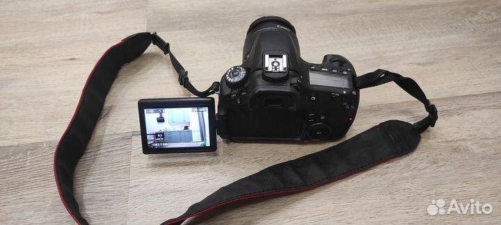 Зеркальный фотоаппарат Canon 60d