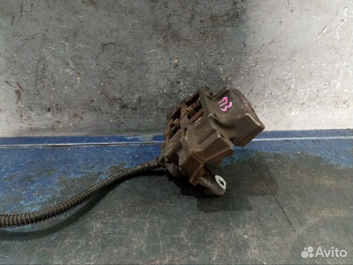 Суппорт задний правый Chrysler Crossfire