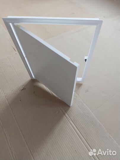 Люк сантехнический