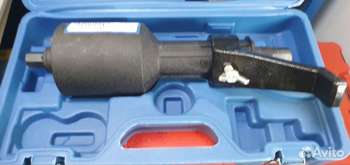 Гайковерт ручной 1