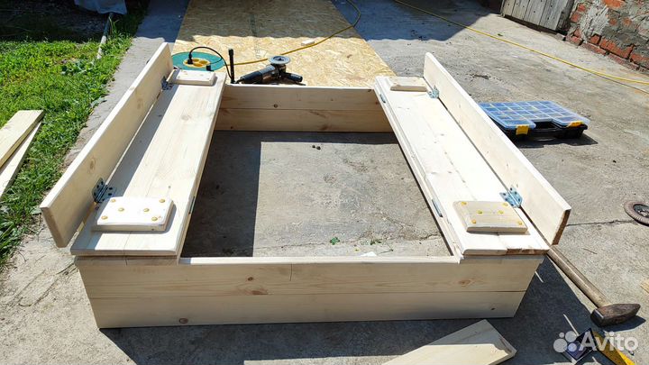 Песочница с крышкой