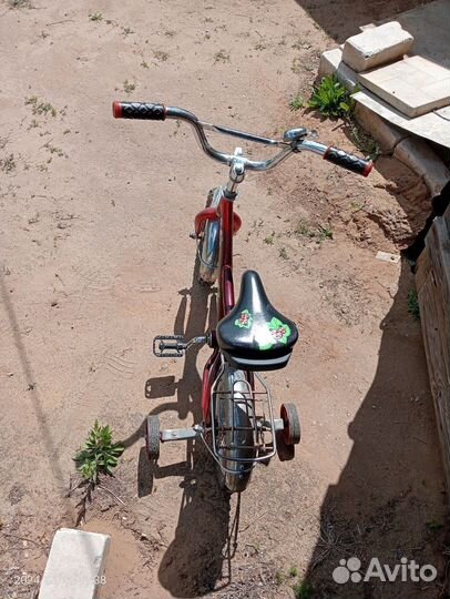 Детский четырëхколëсный велосипед