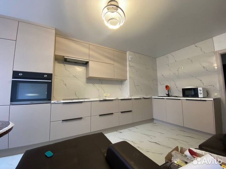 Большая кухня с техникой в рассрочку