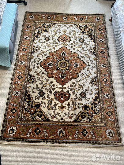 Шерстяной ковёр в восточном стиле