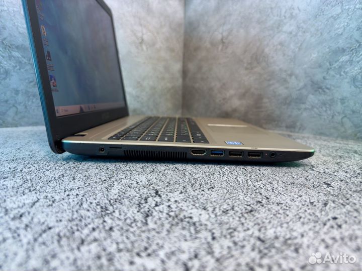 Ноутбук asus на Pentium Silver N5000/ 240 gb ssd