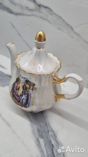 Фарфоровый заварочный чайник