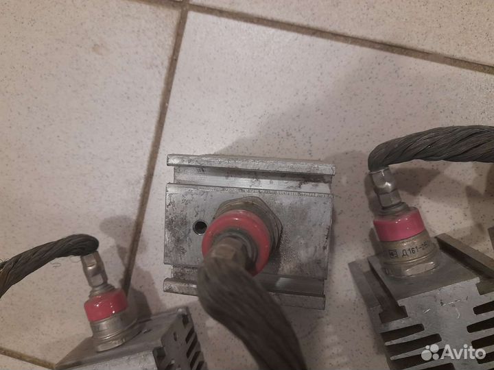 Диоды силовые на радиаторах