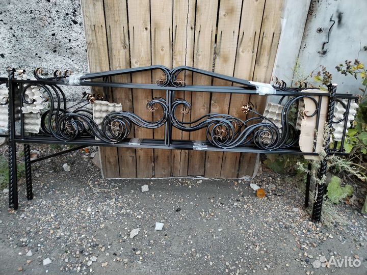 Оградки на кладбище