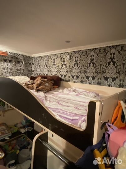 Двухъярусная кровать со столом кровать чердак