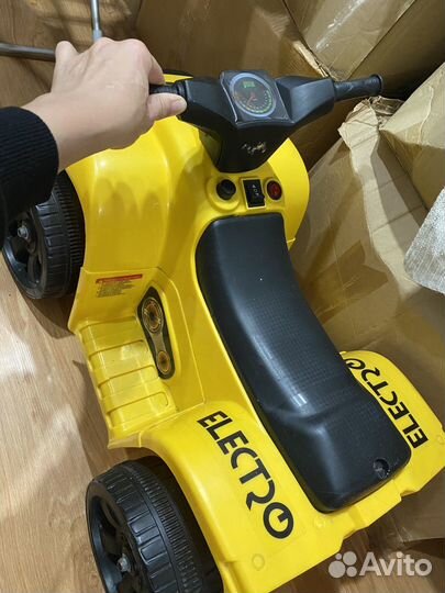 Детский электромобиль бу