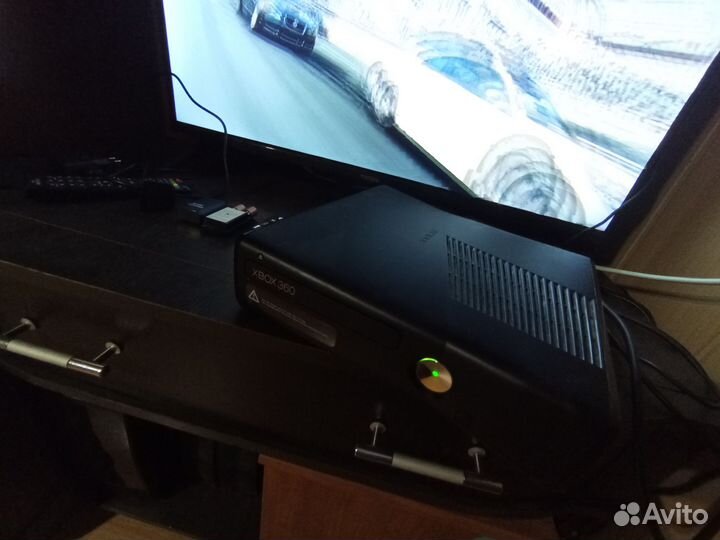Xbox 360 вместе с тв 32 дюйма
