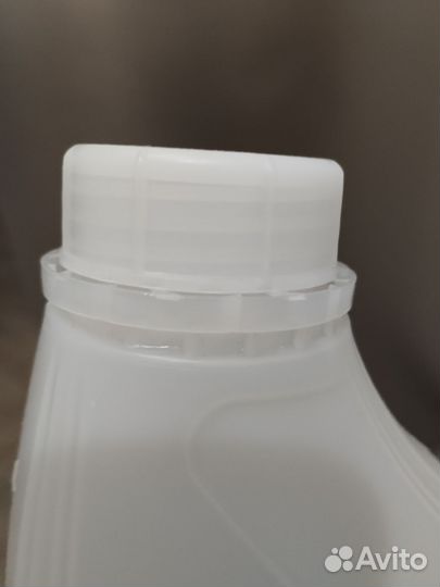 Пластиковая бутылка с фиксирующим кольцом новая