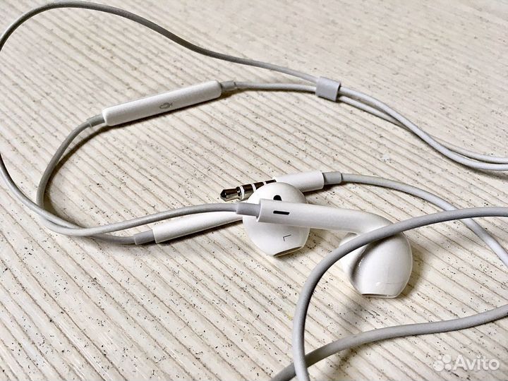 iPhone EarPods наушники