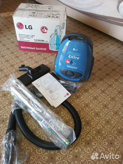 Вакуумный пылесос LG Storm Extra 1400 W