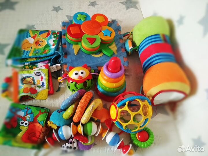 Развивающие игрушки 0+ пакетом