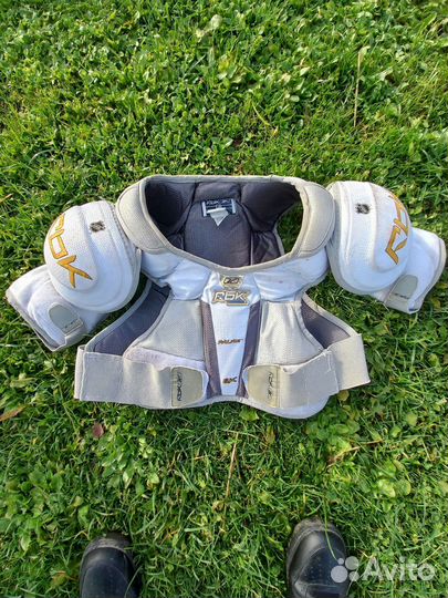 Нагрудник хоккейный взрослый